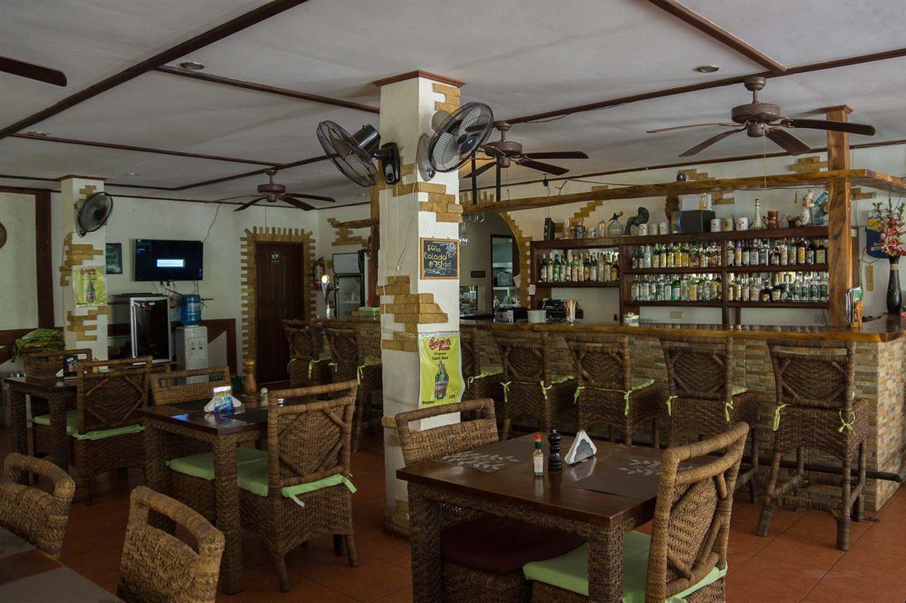 Tiptop Hotel, Resto And Delishop Panglao Esterno foto