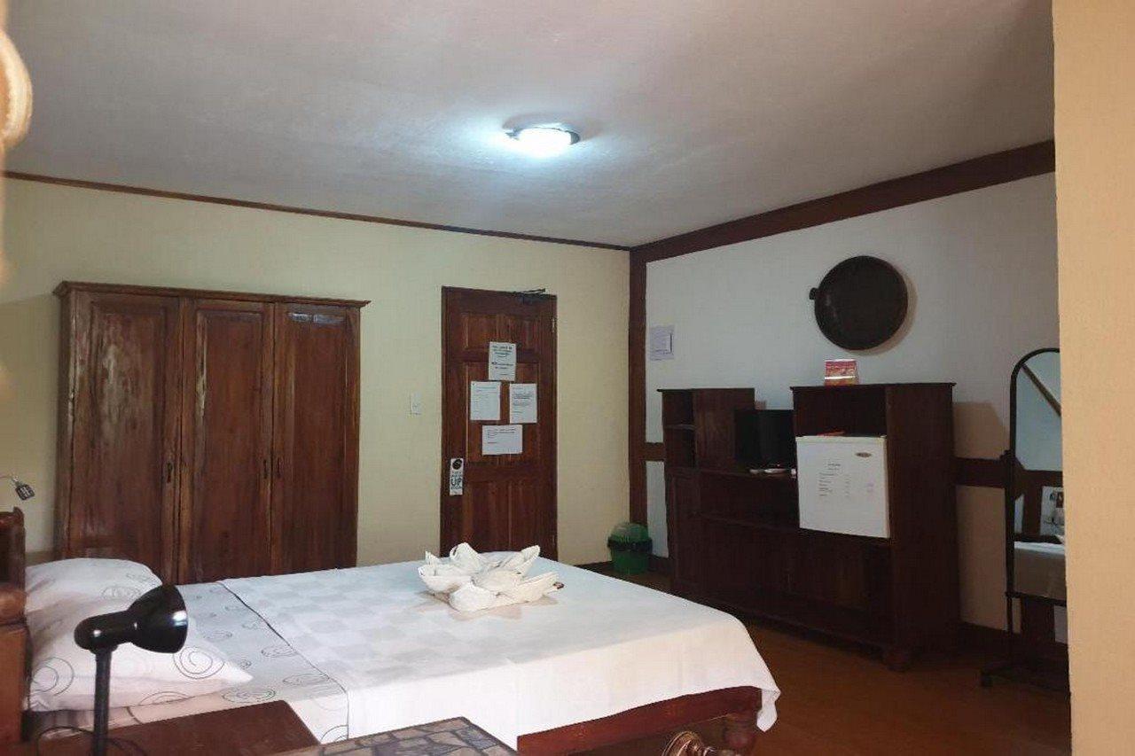 Tiptop Hotel, Resto And Delishop Panglao Esterno foto