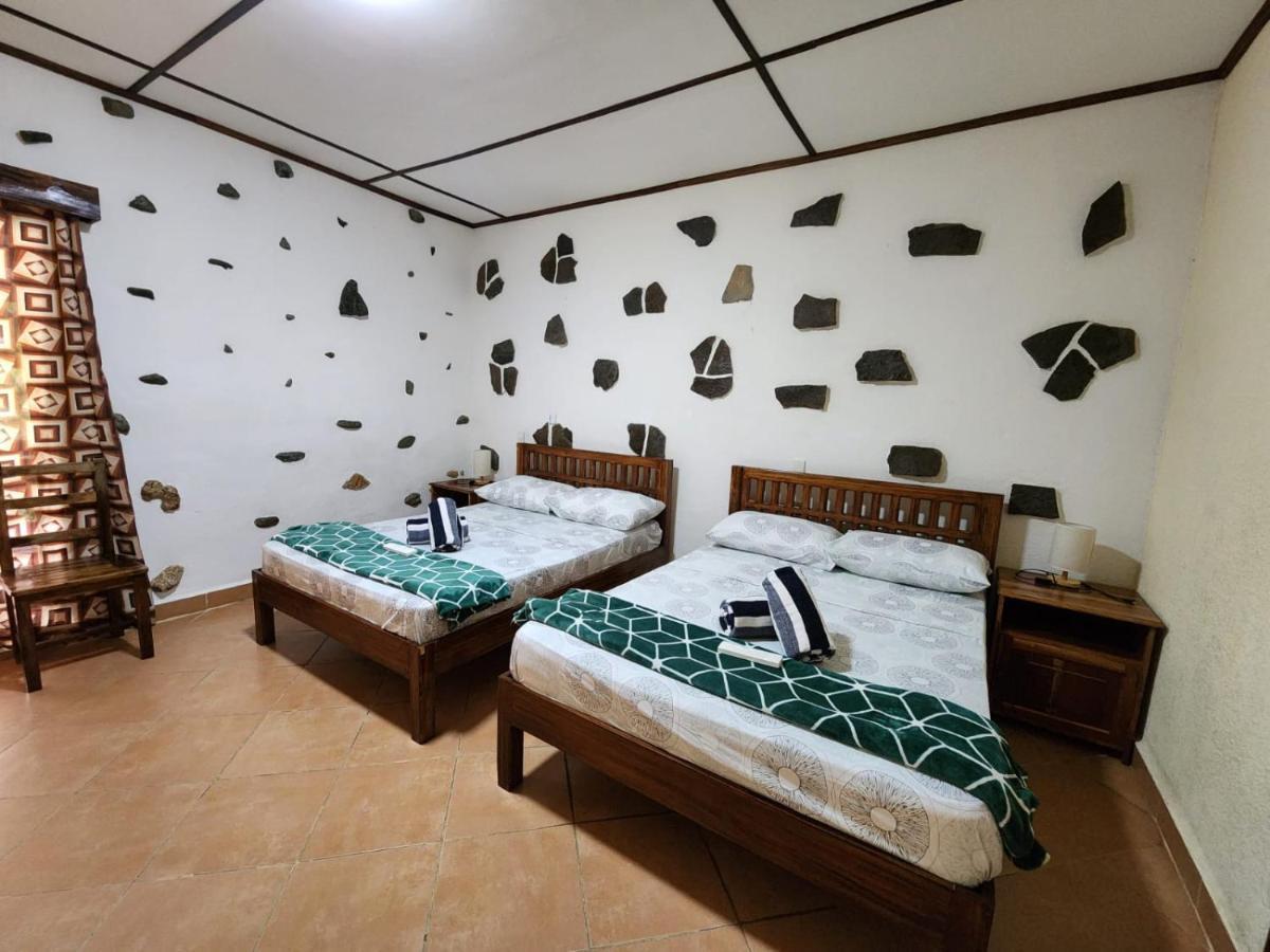 Tiptop Hotel, Resto And Delishop Panglao Esterno foto